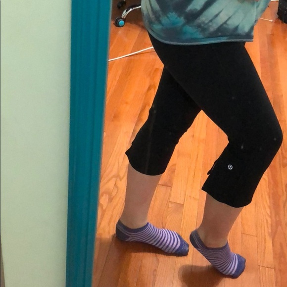LULULEMON Skinny Capris - Picture 3 of 6